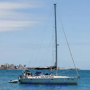 https://scugnizza-napoli.hotels-amalfi.com